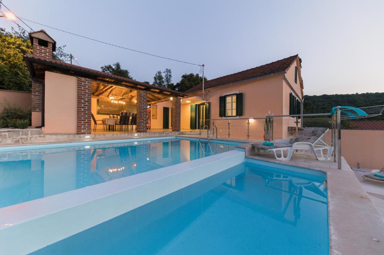 Holiday Home Lavanda Мали Иж Экстерьер фото