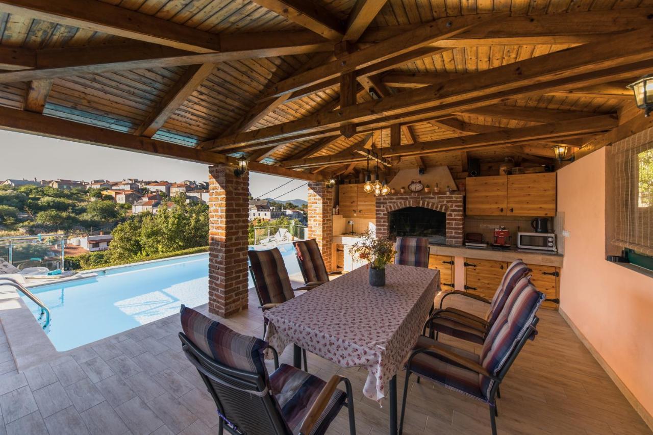 Holiday Home Lavanda Мали Иж Экстерьер фото