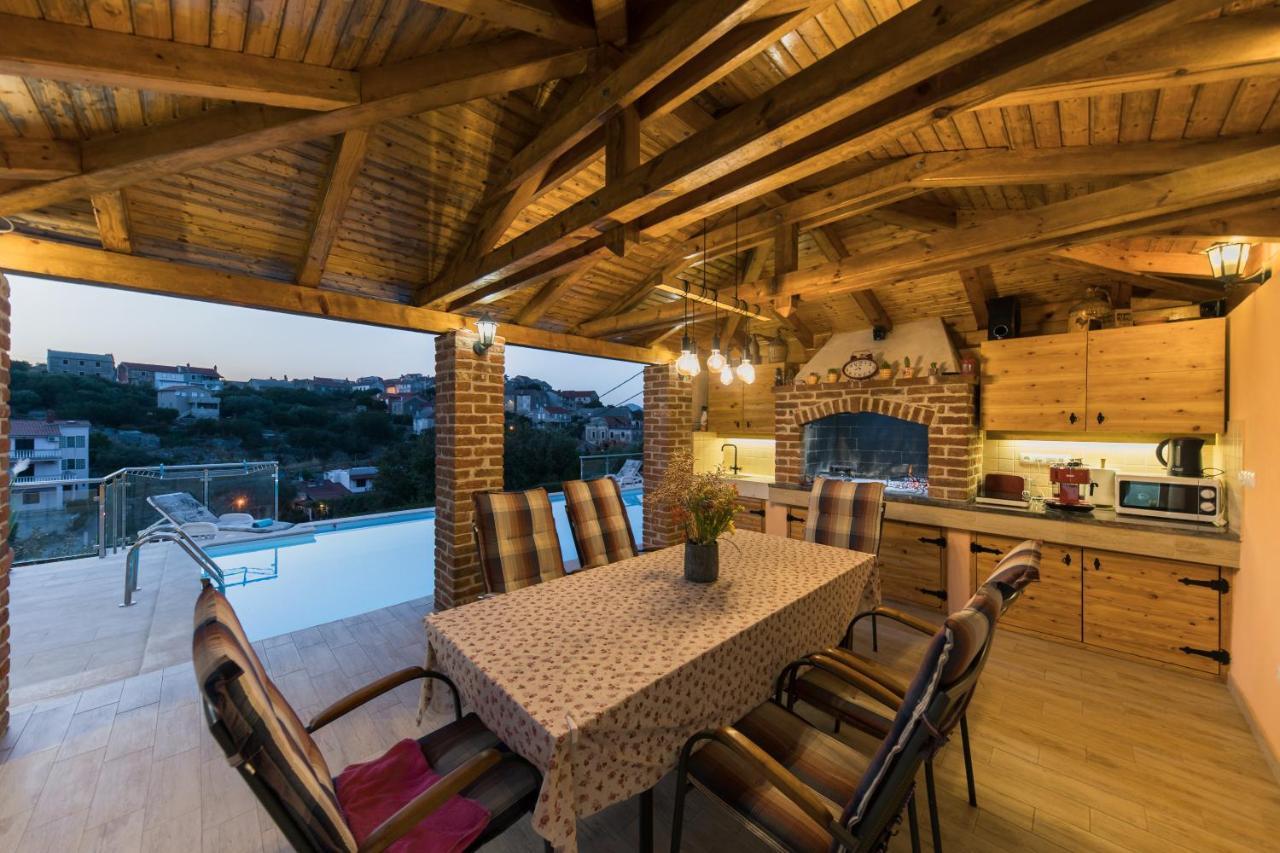 Holiday Home Lavanda Мали Иж Экстерьер фото