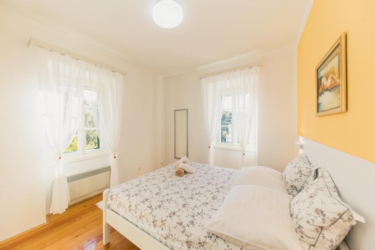 Holiday Home Lavanda Мали Иж Экстерьер фото